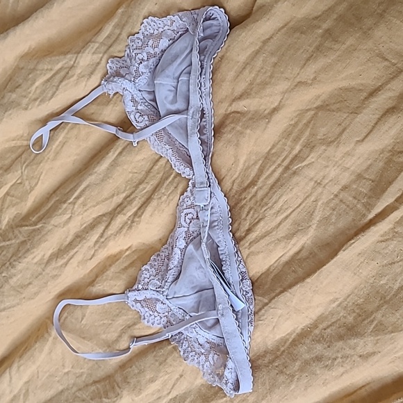 Aritzia Bralette - Picture 2 of 5